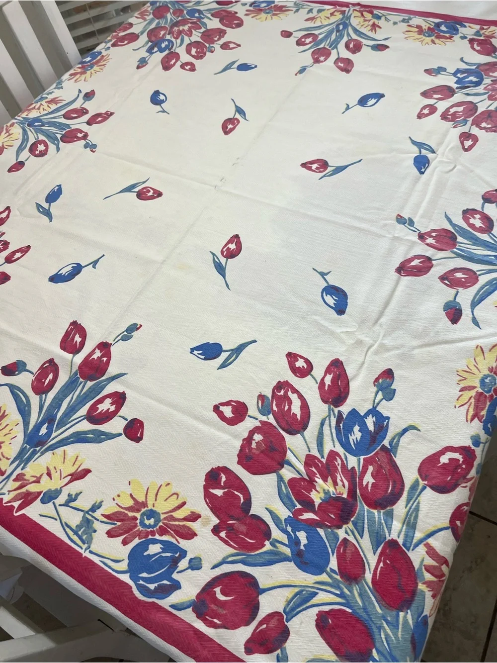 Vintage Tablecloth Floral 54